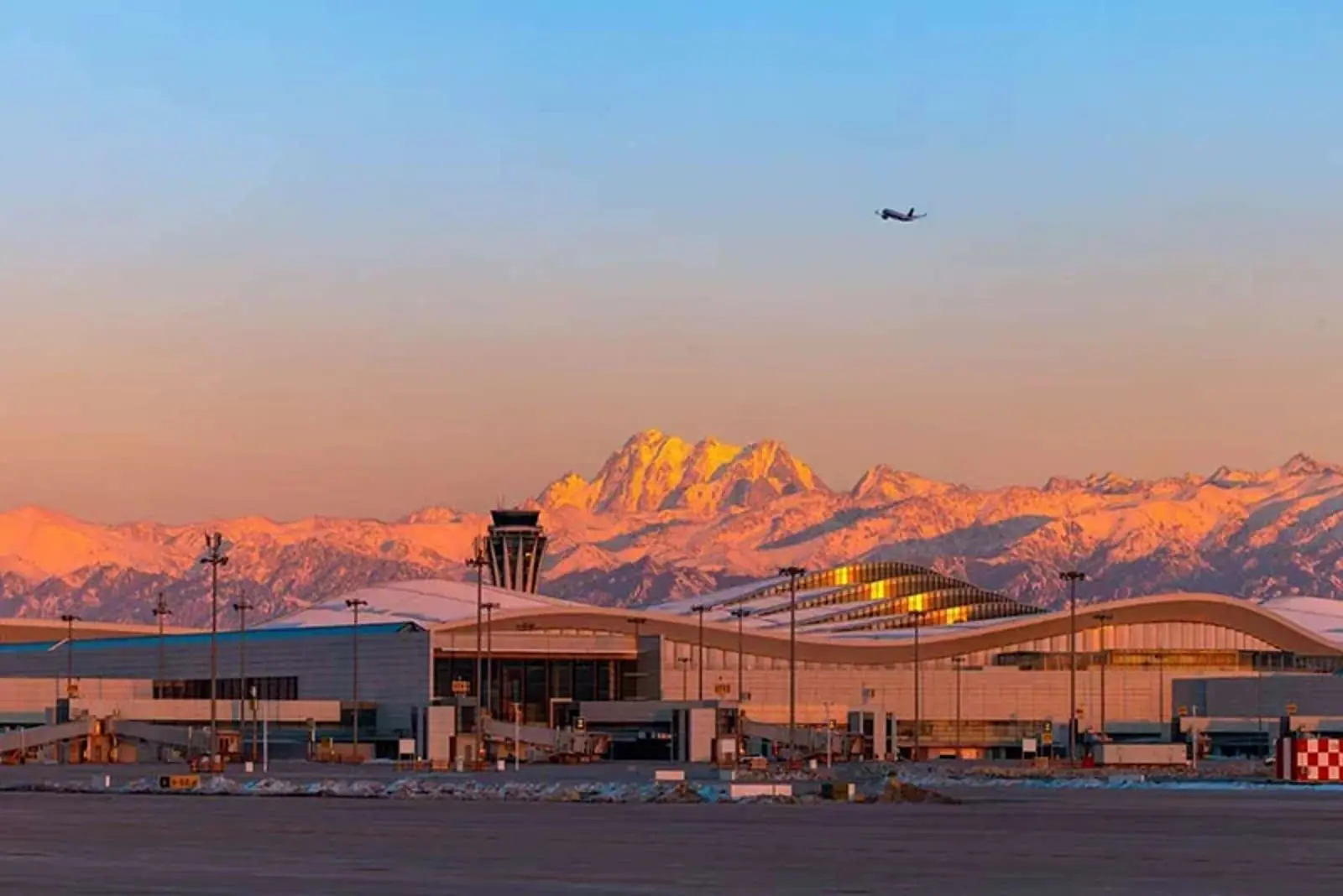 New Terminal Area of Urumqi Tianshan International Airport Officially Opens, Setting a New Benchmark for Silk Road Airports